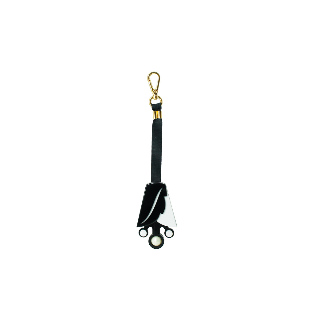KEYCHAIN FLOWER AND PEARLS