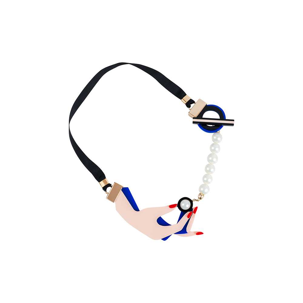 SHORT HANDS NECKLACE PINK