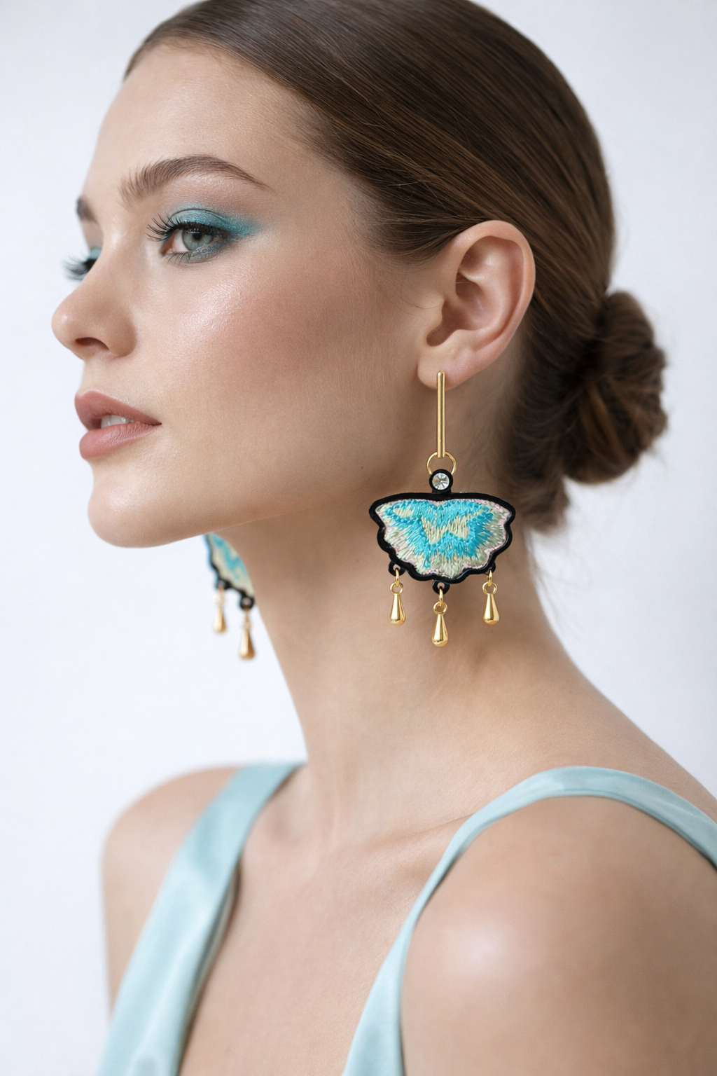EMBROIDERED FLOWER EARRING