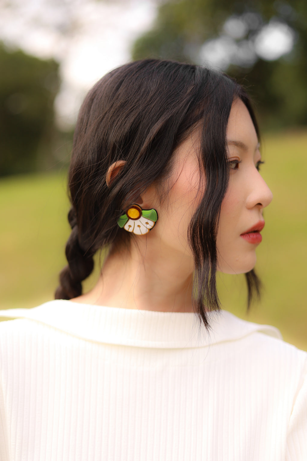 SHORT DAISY EARRING